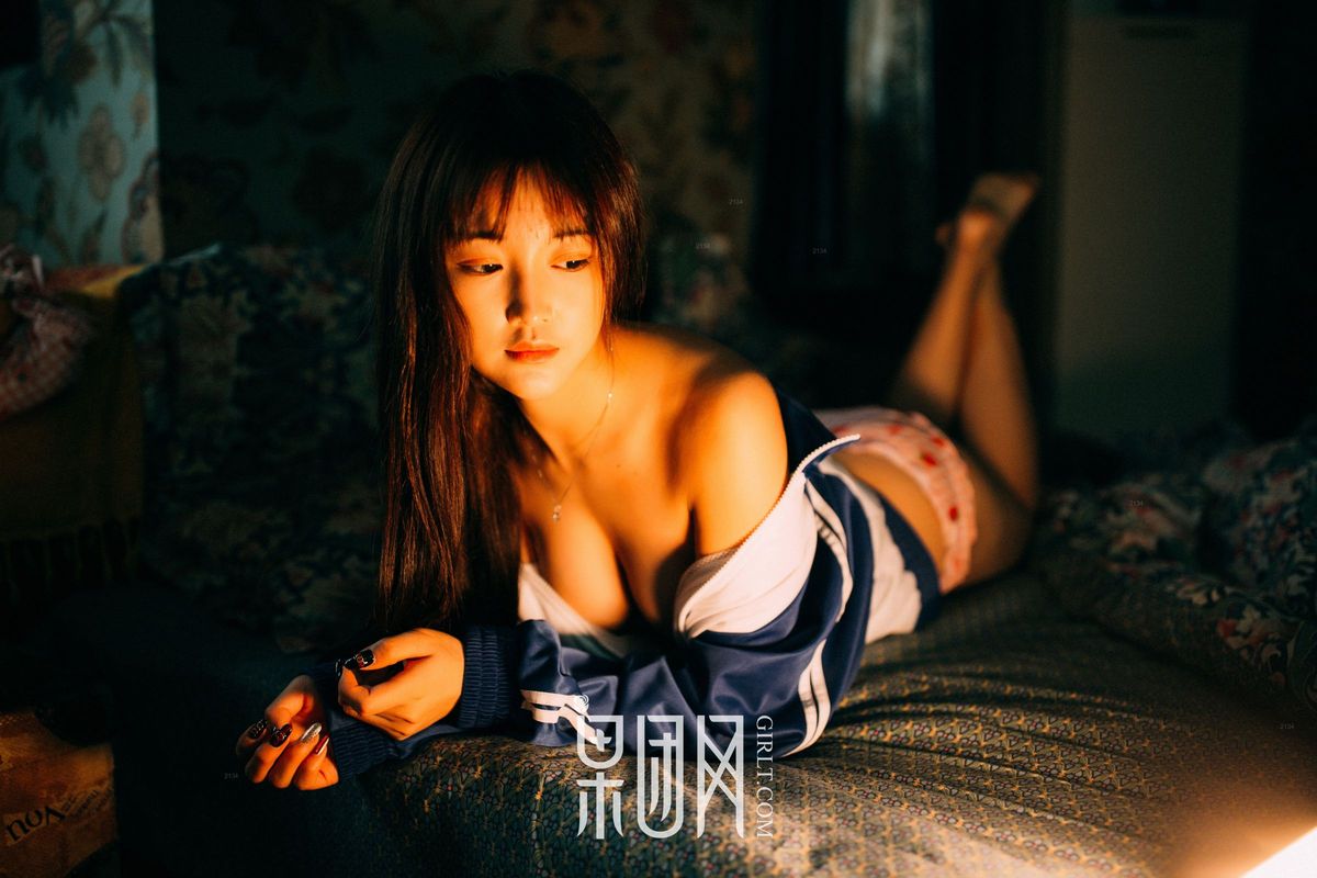 果团网美女模特被驯服的琪妹校服风情制服诱惑专辑写真