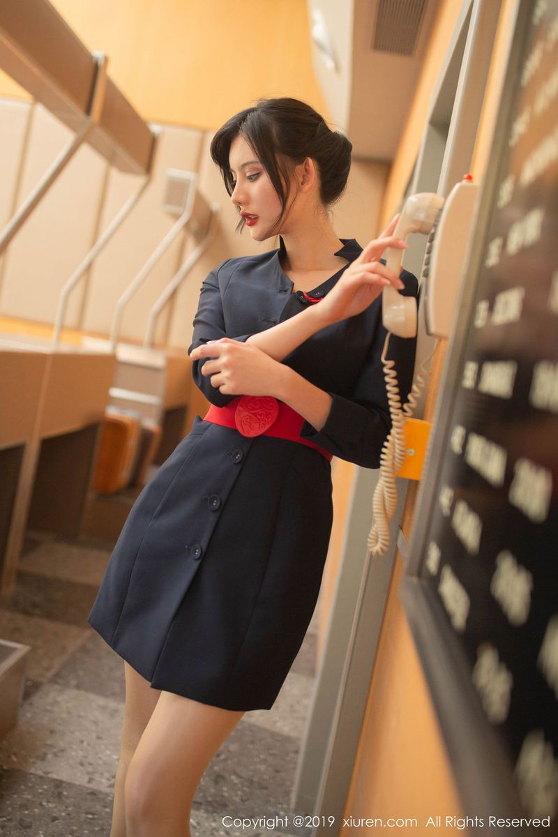 秀人网美女模特就是阿朱啊丝袜美腿空姐制服地勤主题写真