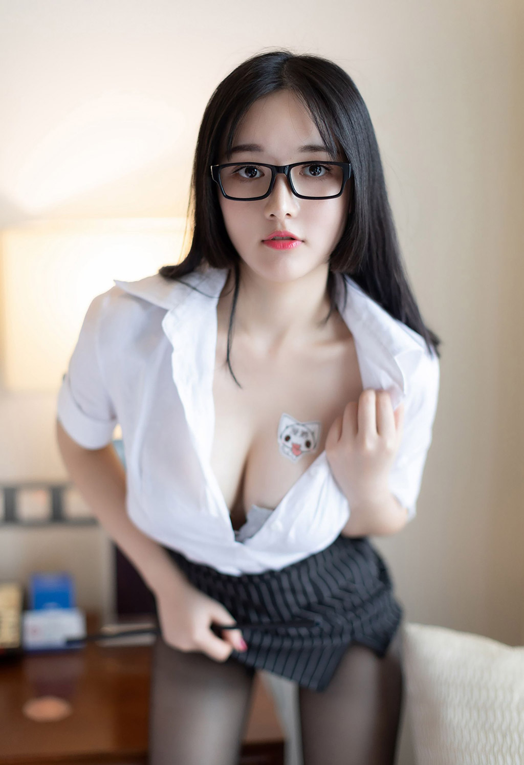 唐婉儿Lucky私人秘书火辣诱人你的专属看护