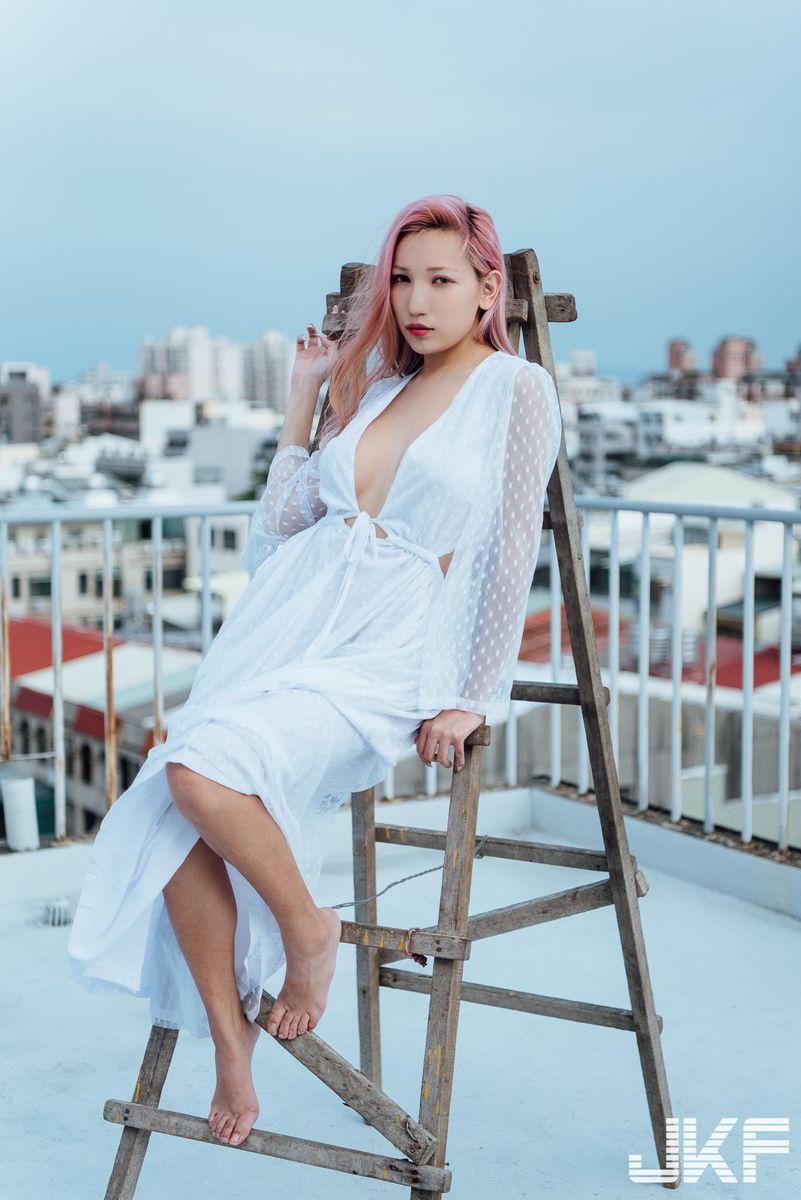 JKF激辣情欲老师韵韵34G火辣G罩杯高挑身材内衣诱惑写真