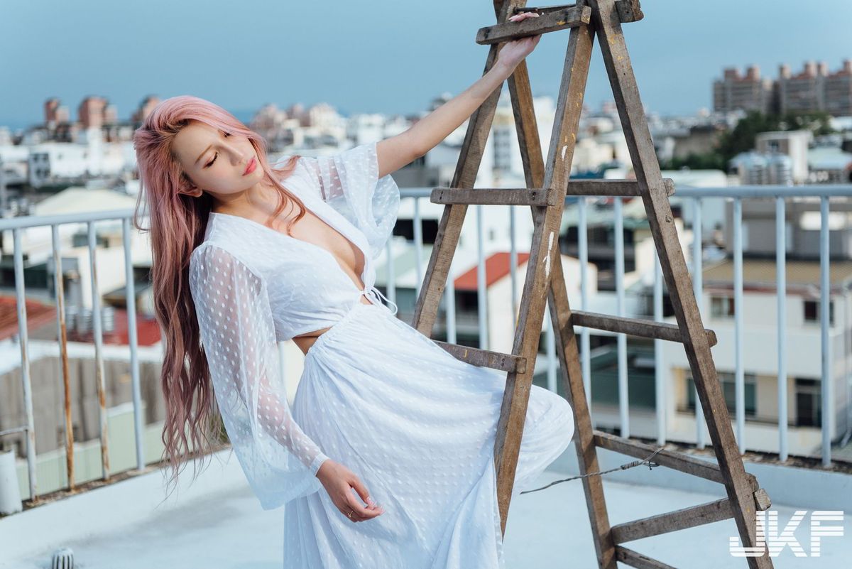 JKF激辣情欲老师韵韵34G火辣G罩杯高挑身材内衣诱惑写真