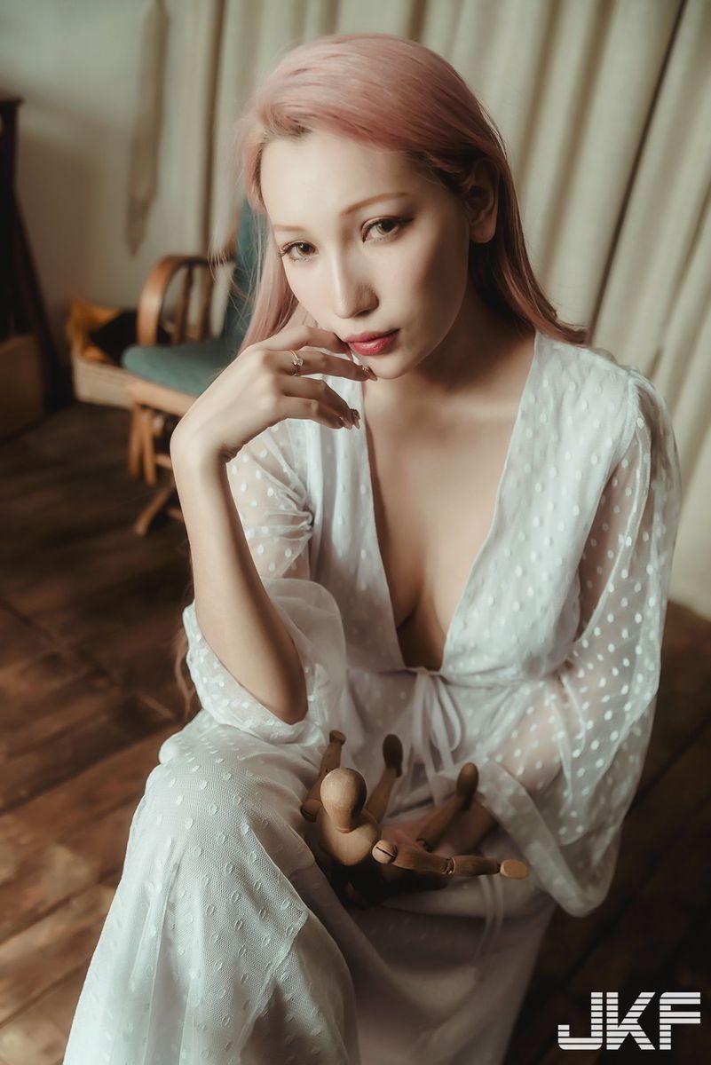 JKF美女模特韵韵34G波涛胸涌比基尼内衣诱惑私房写真