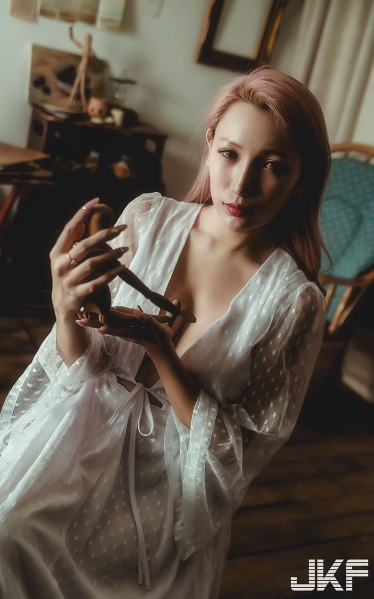 JKF美女模特韵韵34G波涛胸涌比基尼内衣诱惑私房写真