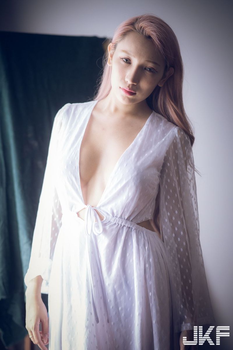 JKF美女模特韵韵34G波涛胸涌比基尼内衣诱惑私房写真