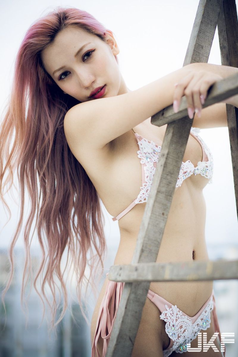 JKF美女模特韵韵34G波涛胸涌比基尼内衣诱惑私房写真