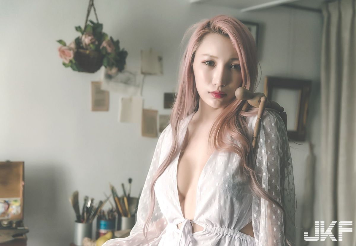 JKF美女模特韵韵34G波涛胸涌比基尼内衣诱惑私房写真