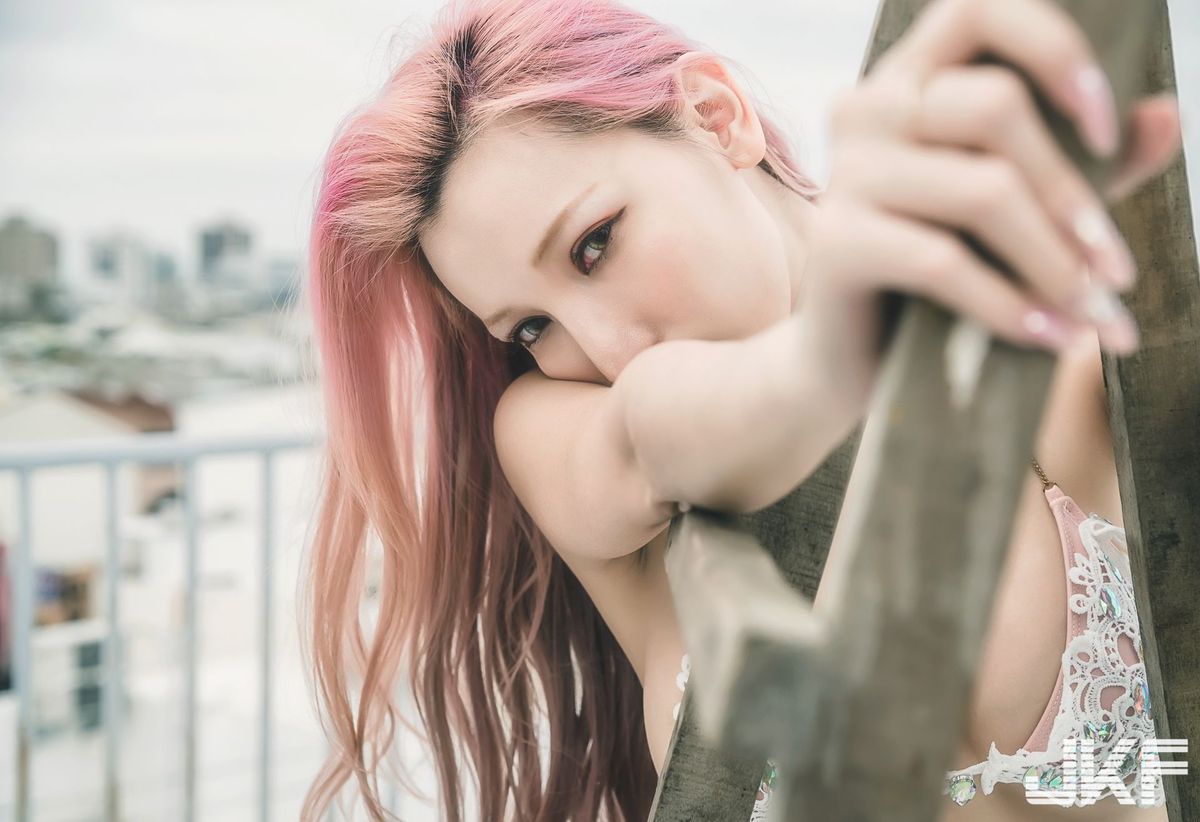 JKF美女模特韵韵34G波涛胸涌比基尼内衣诱惑私房写真