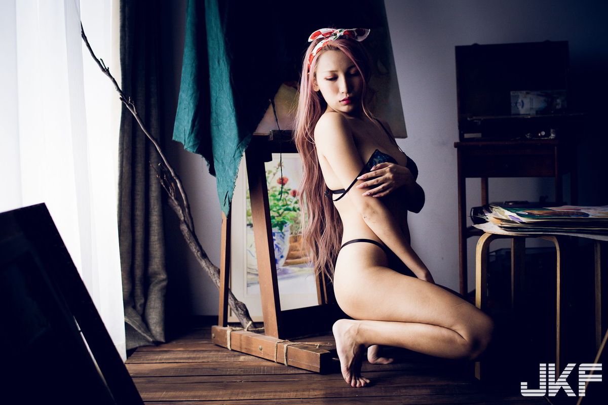 JKF美女模特韵韵34G波涛胸涌比基尼内衣诱惑私房写真