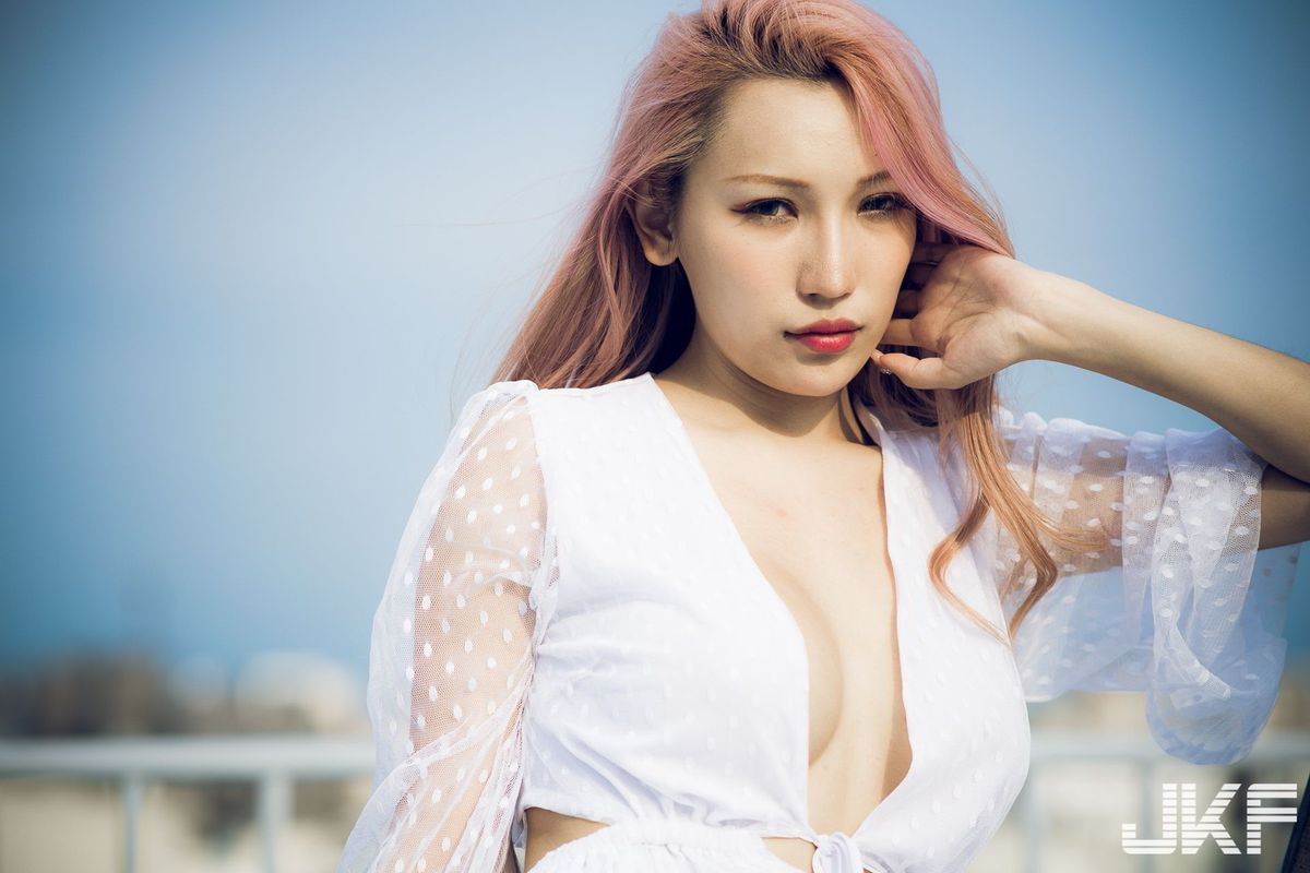 JKF美女模特韵韵34G波涛胸涌比基尼内衣诱惑私房写真