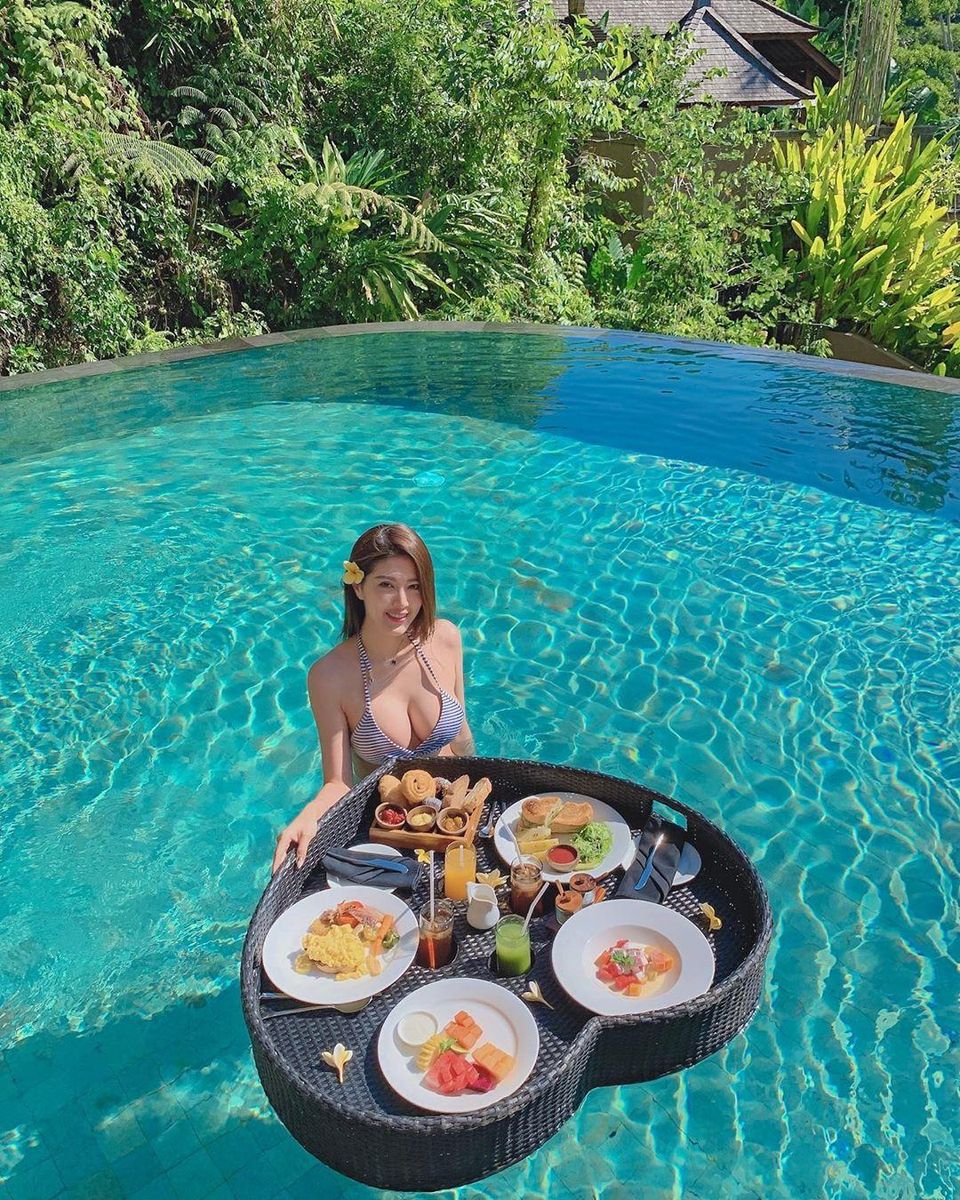 台湾美女靓妹刘庭羽Doris凹凸身材比基尼内衣诱惑私房写真