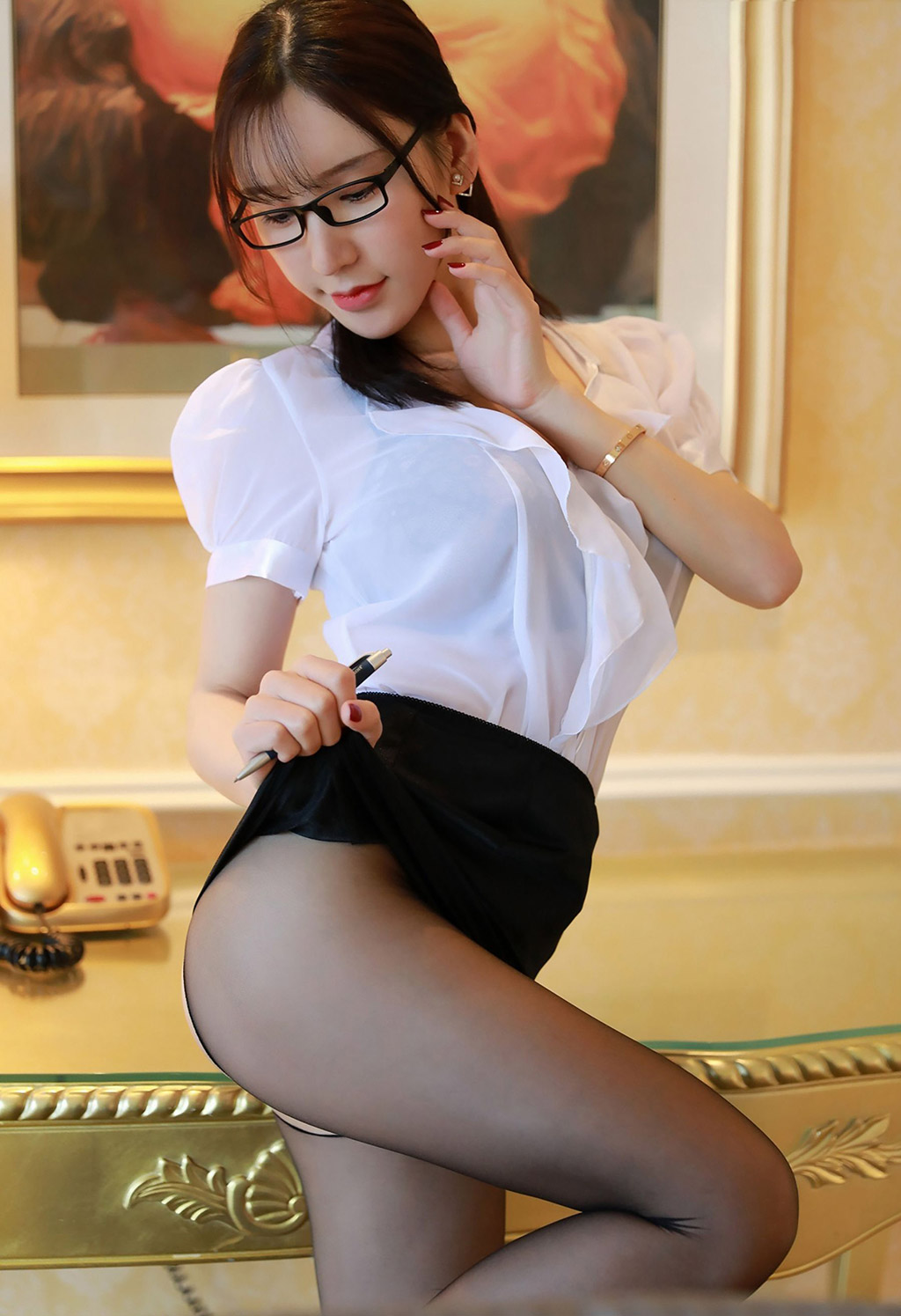 周于希Sandy浑圆翘臀性感OL制服诱惑