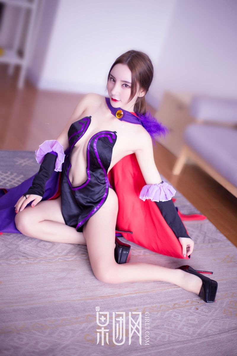 果团网性感女神周于希dummy护士装扮内衣诱惑妖艳冰冷写真