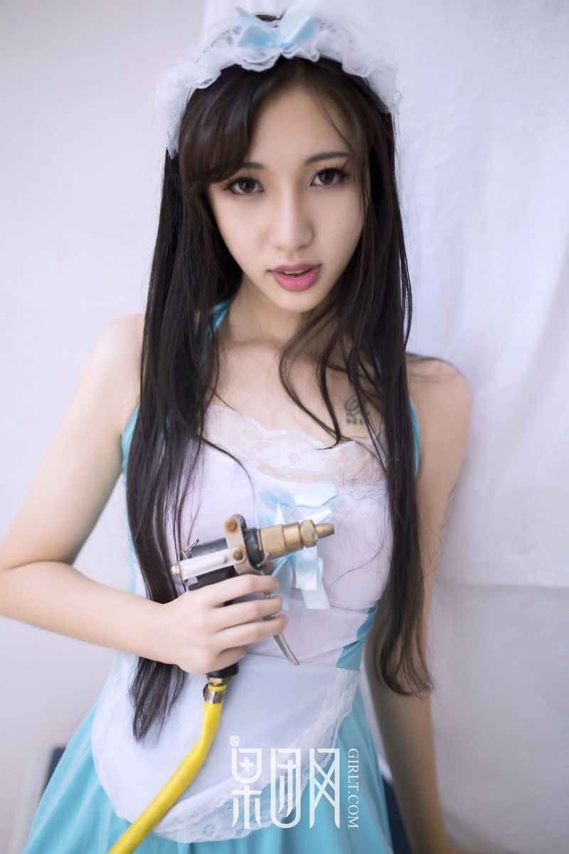 果团网美女模特宓兔兔er女仆制服诱惑完美身材性感撩人写真