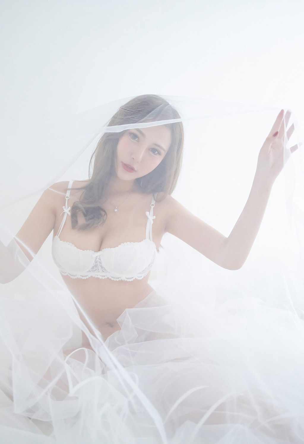 气质美女Ccci婀娜多姿丝袜美腿控