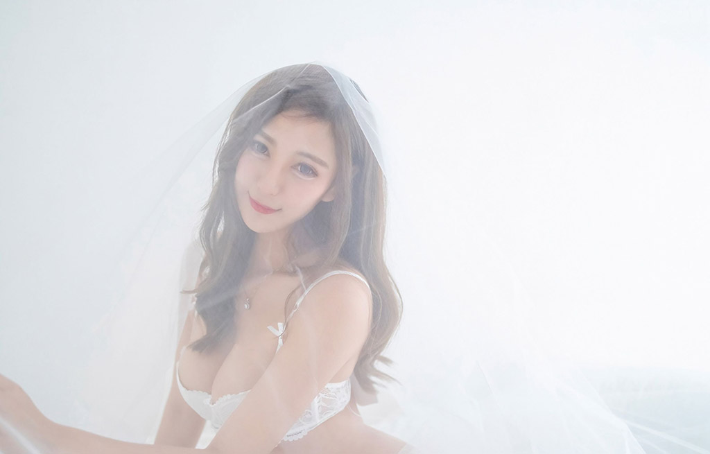 气质美女Ccci婀娜多姿丝袜美腿控