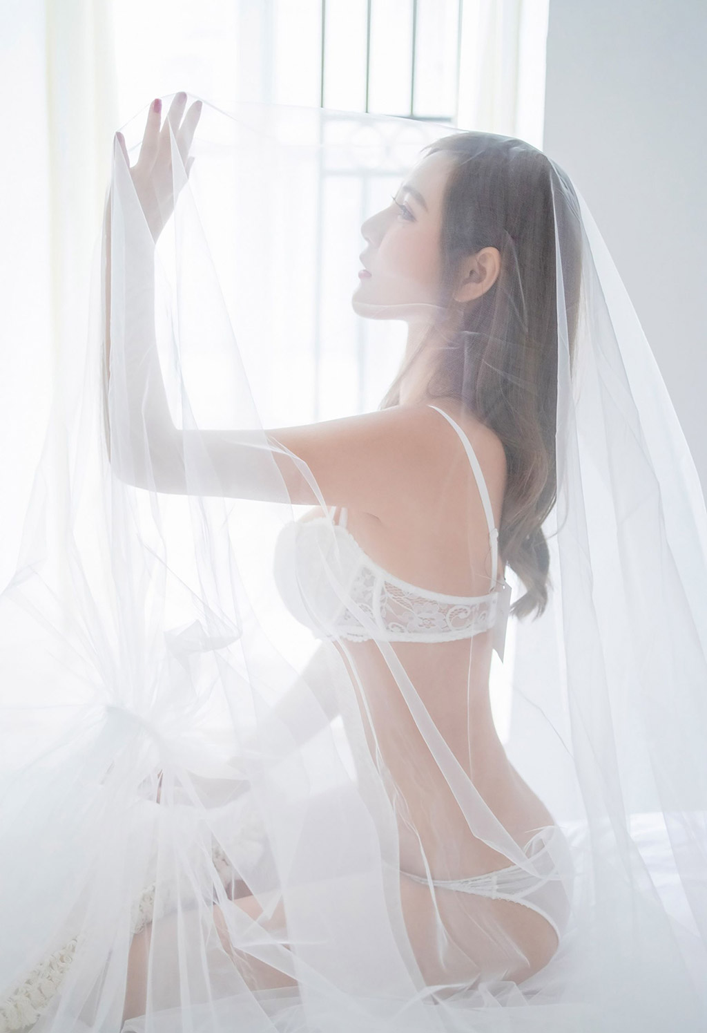 气质美女Ccci婀娜多姿丝袜美腿控