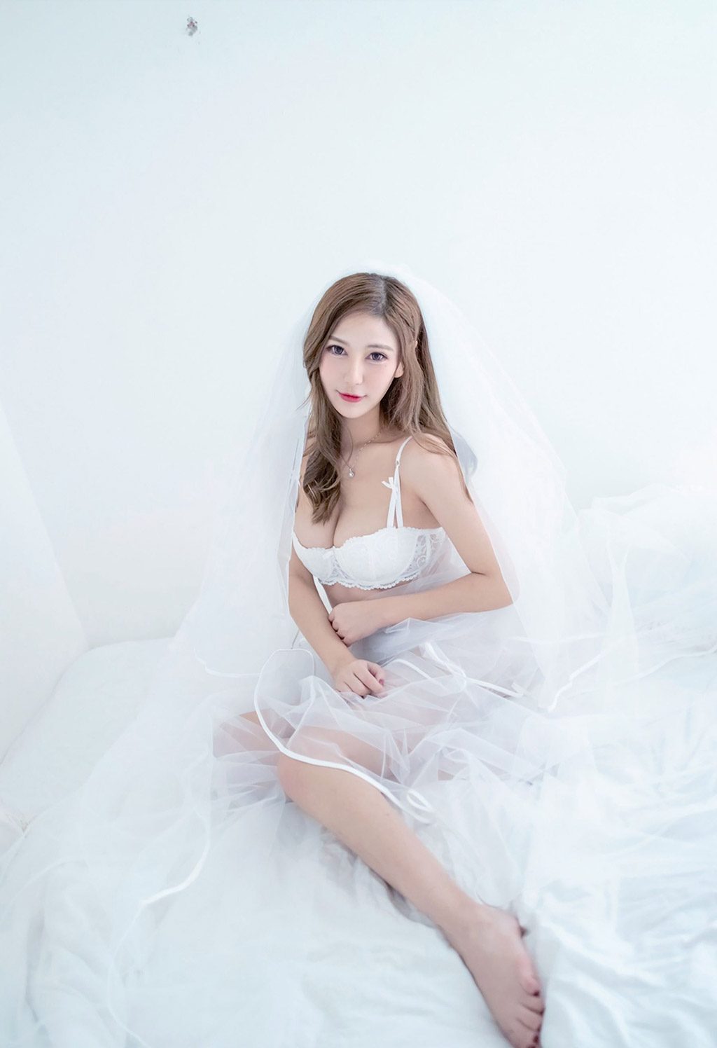 气质美女Ccci婀娜多姿丝袜美腿控