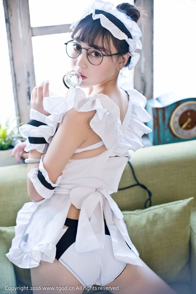 推女神百变美女赵小米Kitty女仆装吊带美胸内衣诱惑私房套图