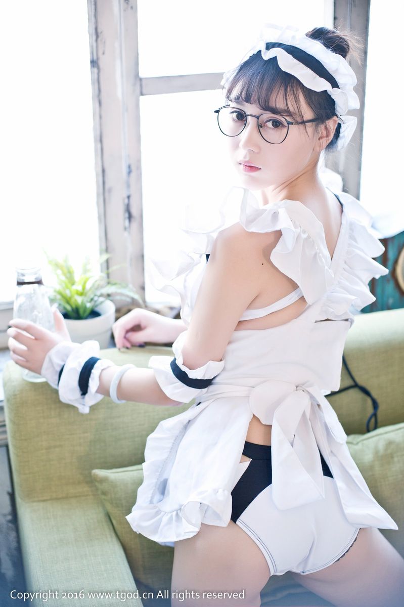 推女神百变美女赵小米Kitty女仆装吊带美胸内衣诱惑私房套图