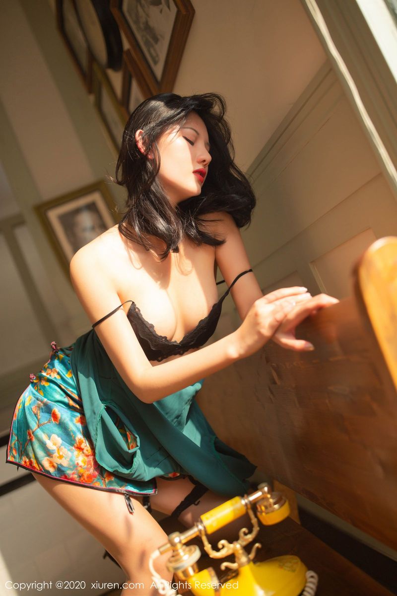 秀人网性感女神就是阿朱啊中华理发店黑丝美腿主题写真