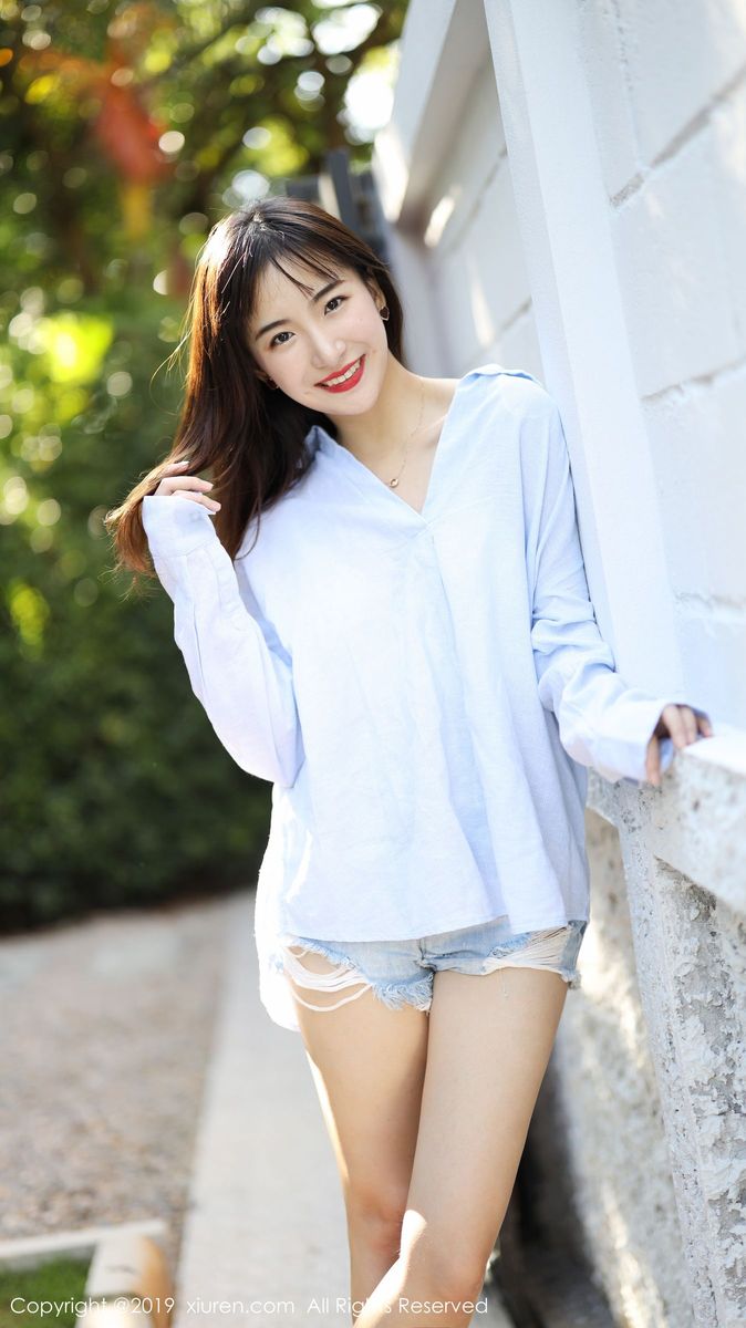 秀人网美女模特艺儿拿铁室外小清新主题系列泰国养眼旅拍