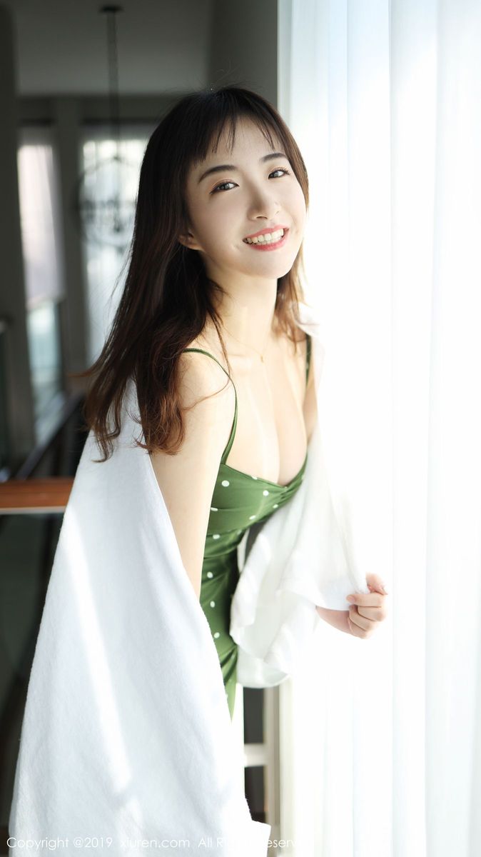 秀人网美女模特艺儿拿铁室外小清新主题系列泰国养眼旅拍