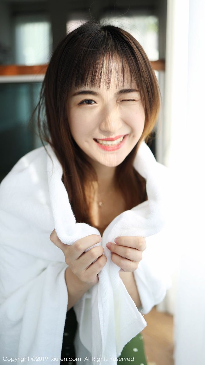 秀人网美女模特艺儿拿铁室外小清新主题系列泰国养眼旅拍