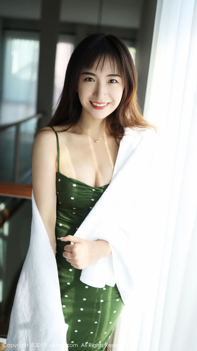 秀人网美女模特艺儿拿铁室外小清新主题系列泰国养眼旅拍