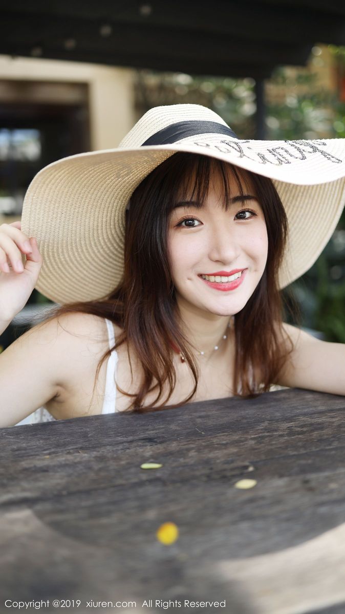 秀人网美女模特艺儿拿铁室外小清新主题系列泰国养眼旅拍