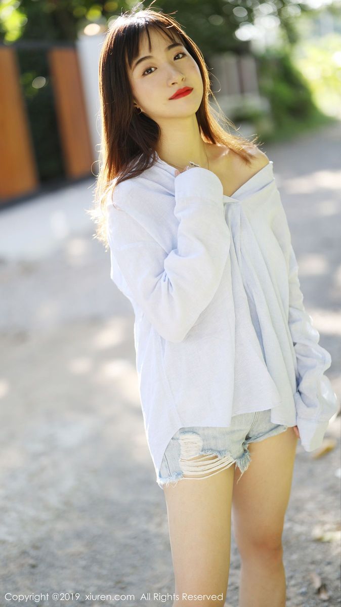 秀人网美女模特艺儿拿铁室外小清新主题系列泰国养眼旅拍