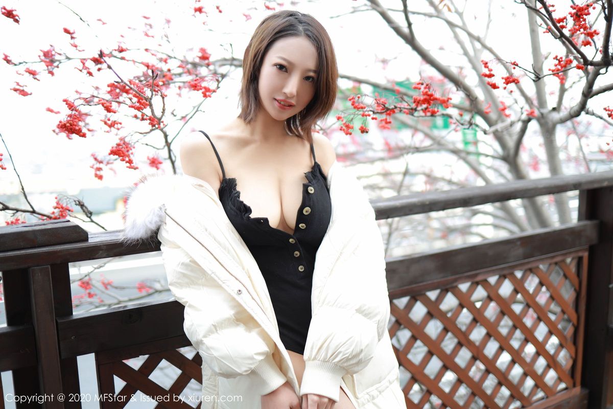 模范学院美女模特栗子Riz波涛胸涌室外拍摄系列北海道旅拍