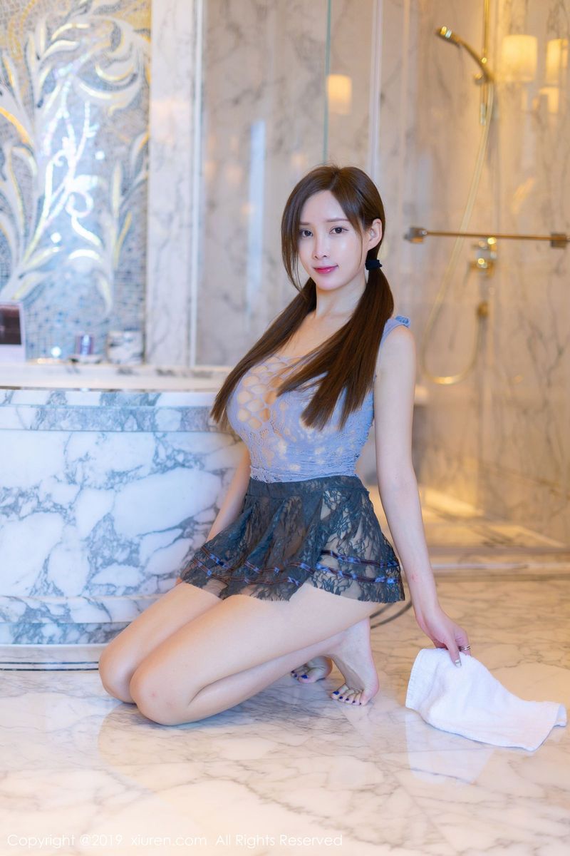 秀人网性感女神周妍希ALICE双马尾镂空内衣浴室气质写真