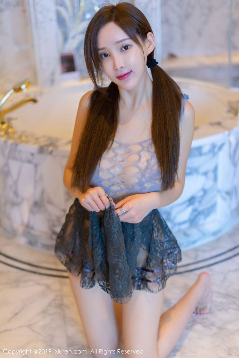 秀人网性感女神周妍希ALICE双马尾镂空内衣浴室气质写真