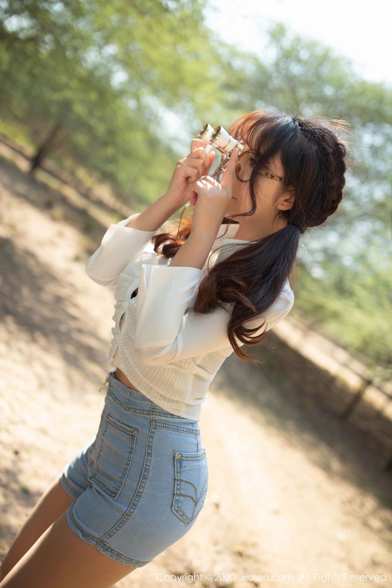 秀人网性感美女陶喜乐_lele双马尾热裤探险家系列东欧旅拍