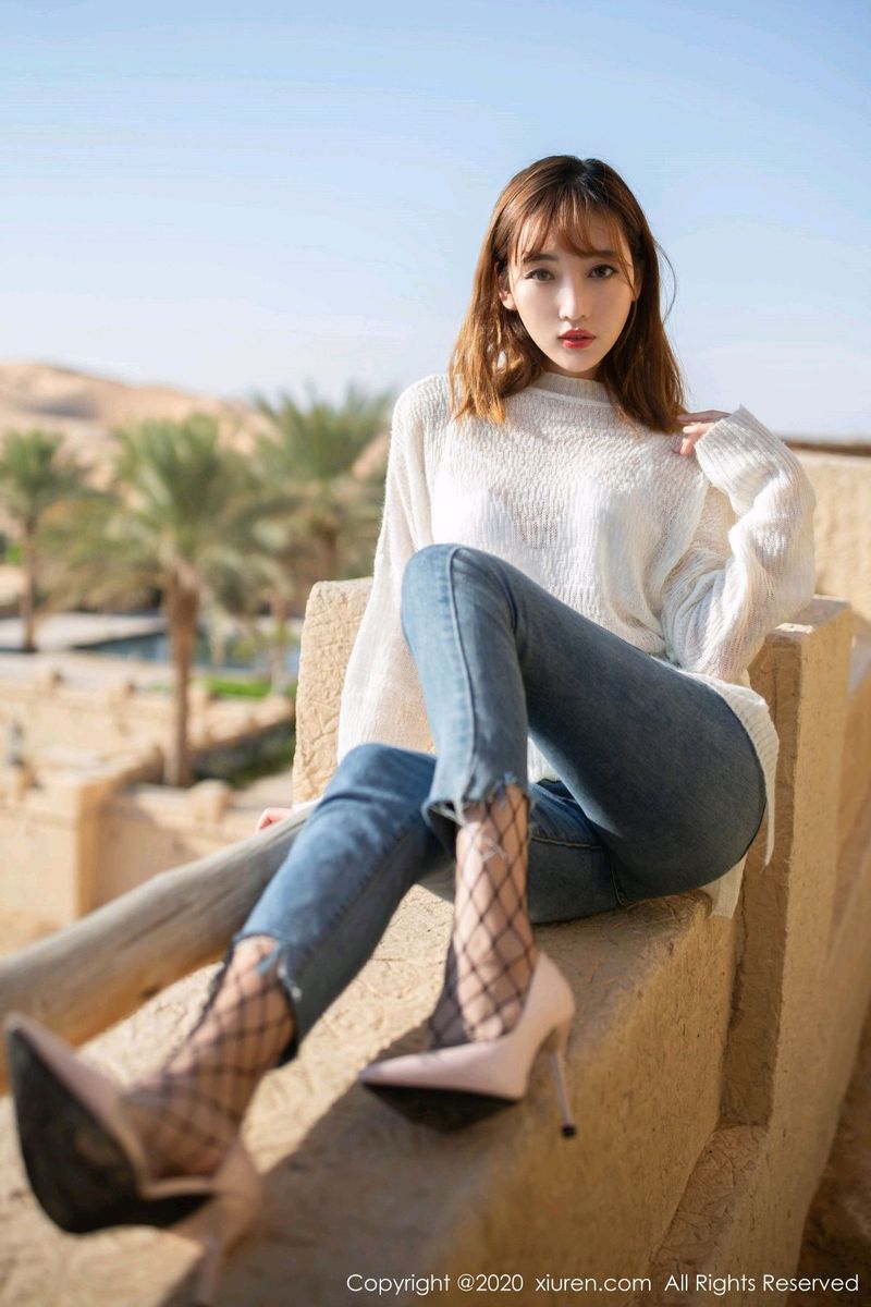 秀人网性感女神陆萱萱牛仔裤丝袜美腿内衣诱惑沙漠写真