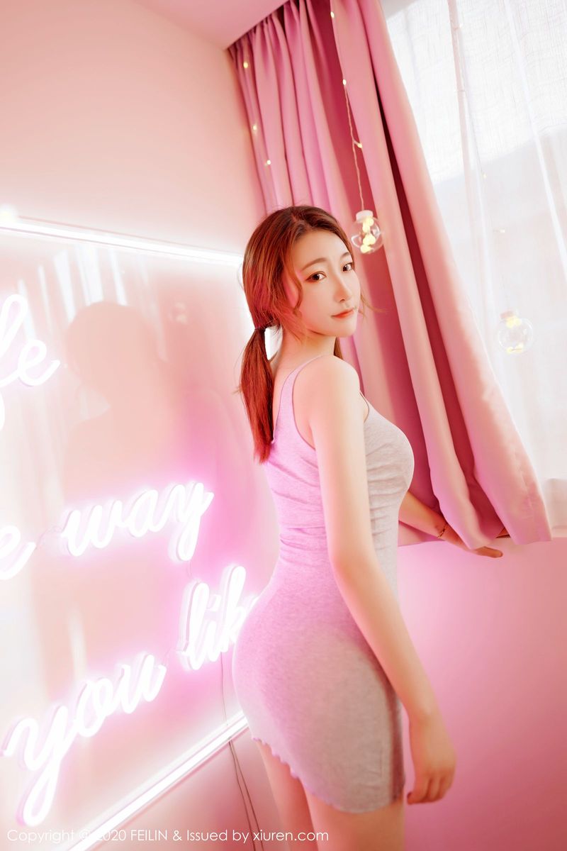 嗲囡囡新人嫩模小熊猫双马尾胶带遮胸丝袜美腿性感写真