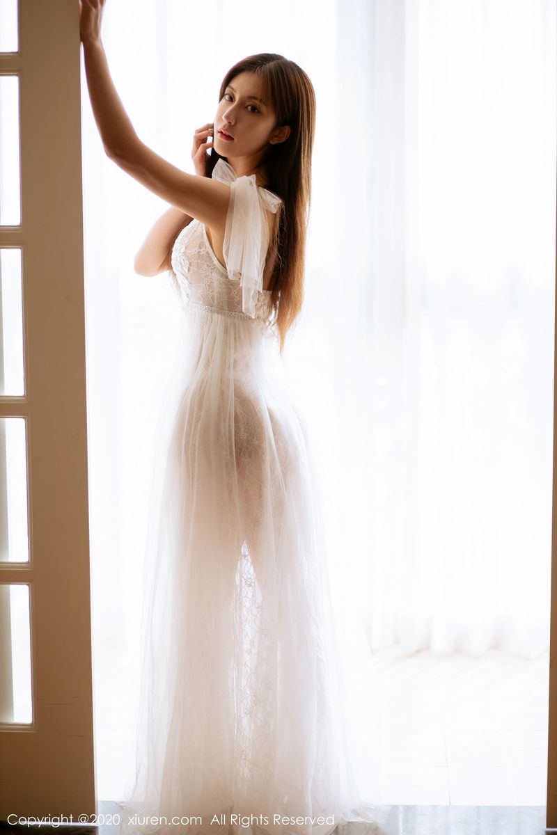 秀人网美女模特林文文yooki半透白纱长裙系列气质魅惑写真