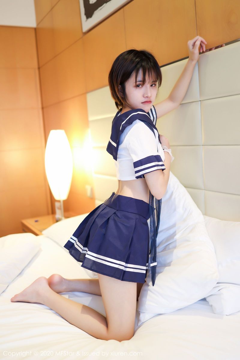 模范学院美女模特小姿2002清纯可人性感校服系列娇媚写真