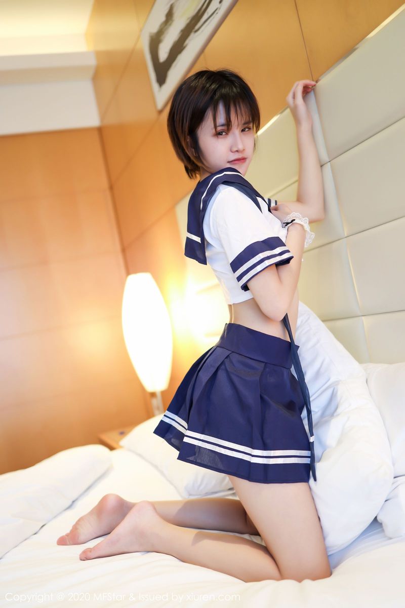模范学院美女模特小姿2002清纯可人性感校服系列娇媚写真