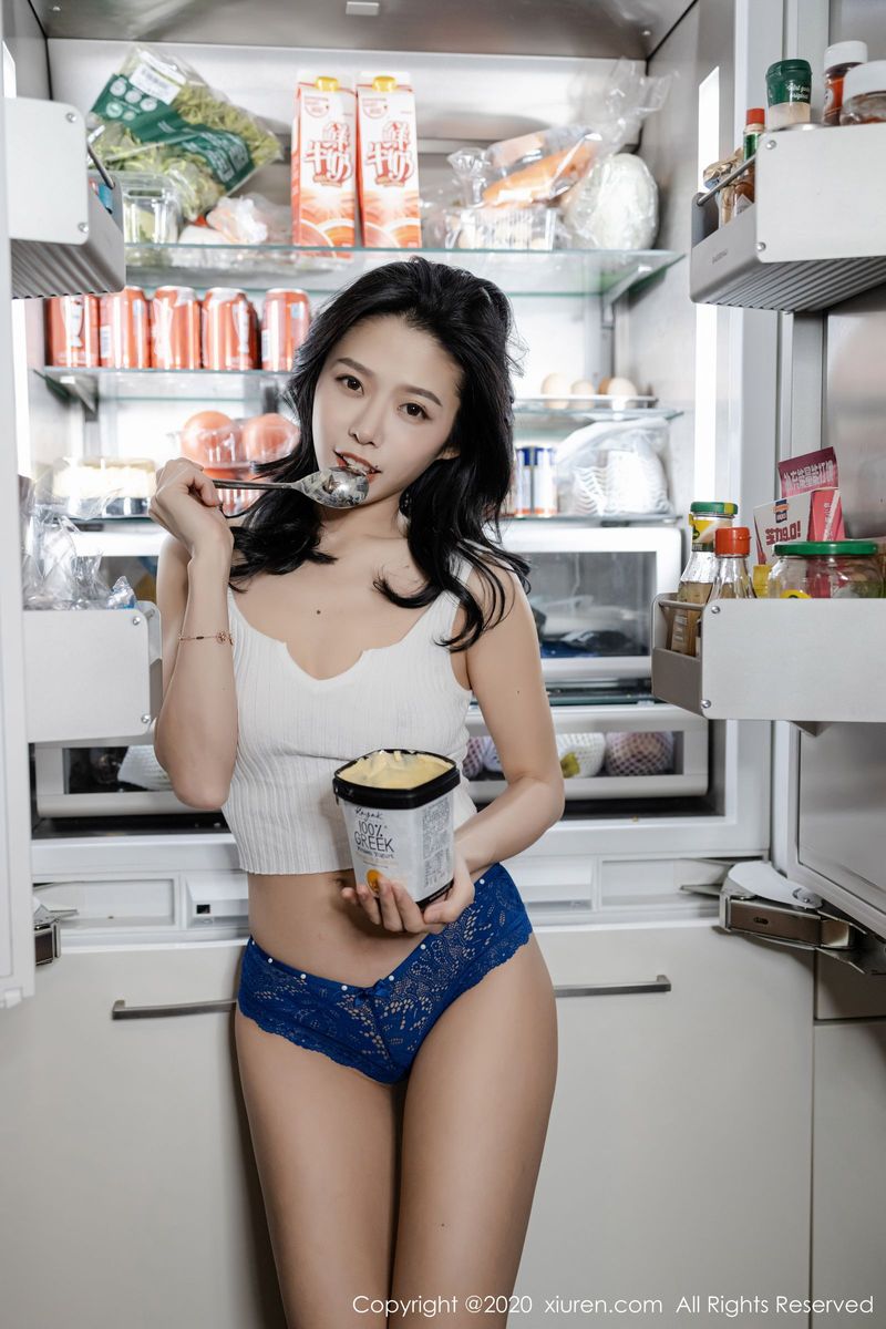 秀人网美女模特李凯诗luvian丝袜美腿居家女友系列性感写真