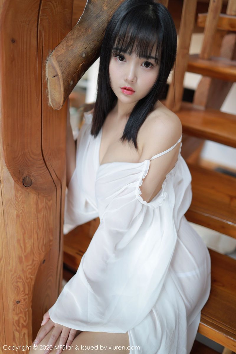 模范学院性感女神徐微微mia童颜巨乳薄透系列日本绝佳旅拍