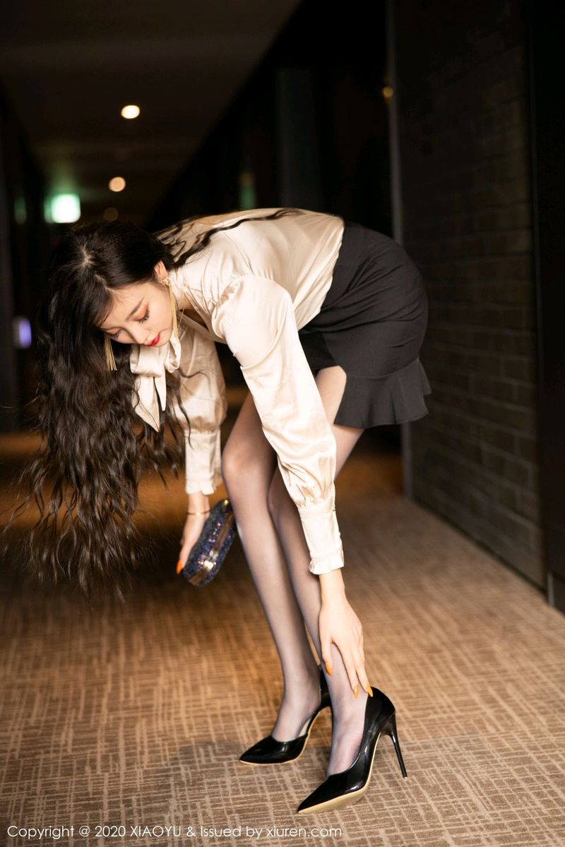 语画界性感女神杨晨晨sugar丝袜美腿镂空内衣济州岛足量旅拍