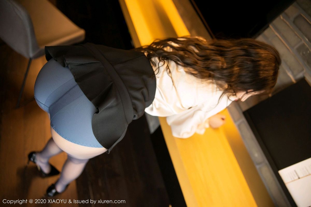 语画界性感女神杨晨晨sugar丝袜美腿镂空内衣济州岛足量旅拍