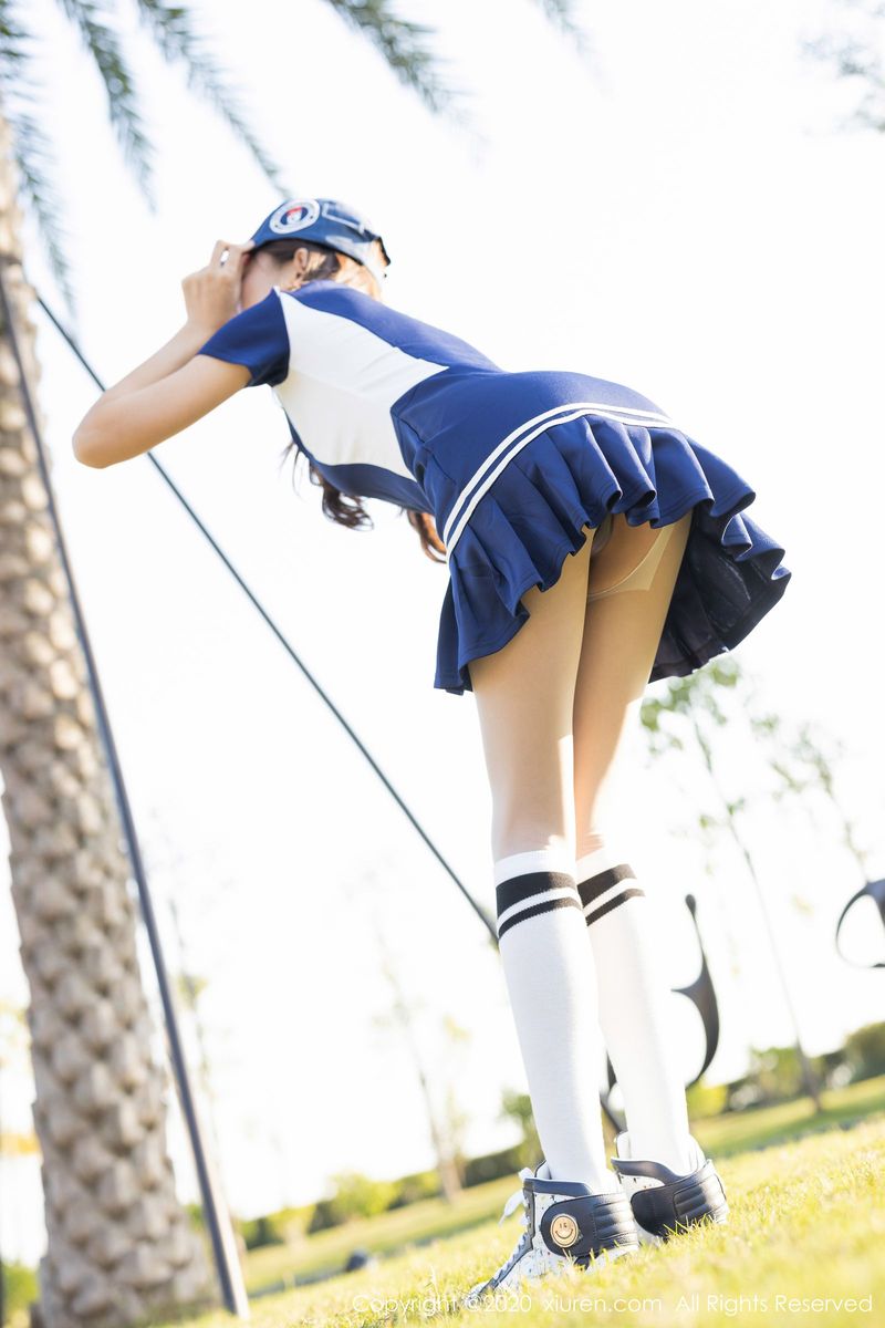 秀人网性感美女杨紫嫣Cynthia丝袜美腿紧身裤系列户外写真