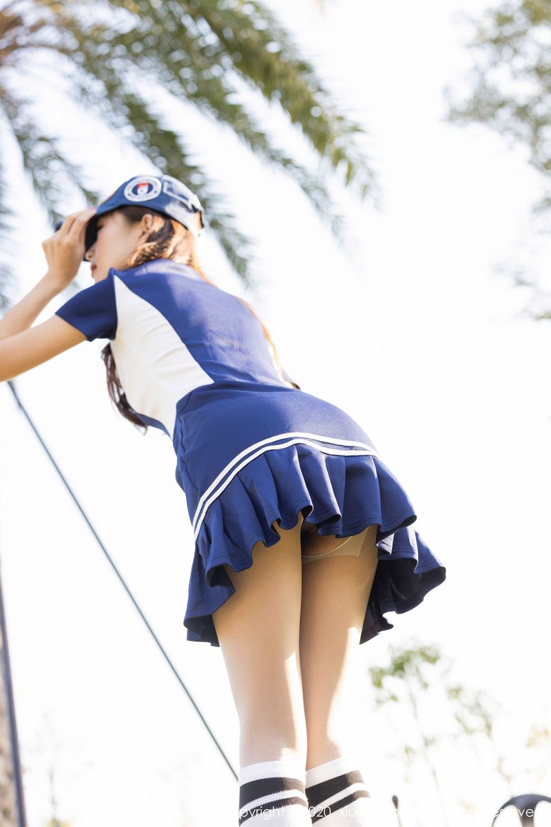 秀人网性感美女杨紫嫣Cynthia丝袜美腿紧身裤系列户外写真