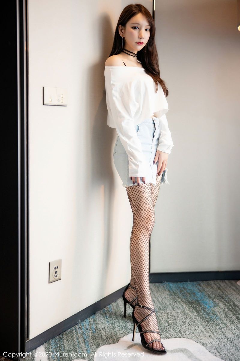 秀人网性感女神周于希Sandy黑丝网袜内衣诱惑足量精彩写真