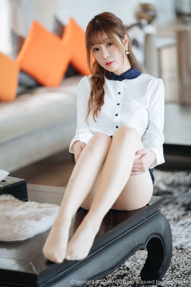 花漾写真性感女神王雨纯置业顾问美腿制服装扮普吉岛旅拍