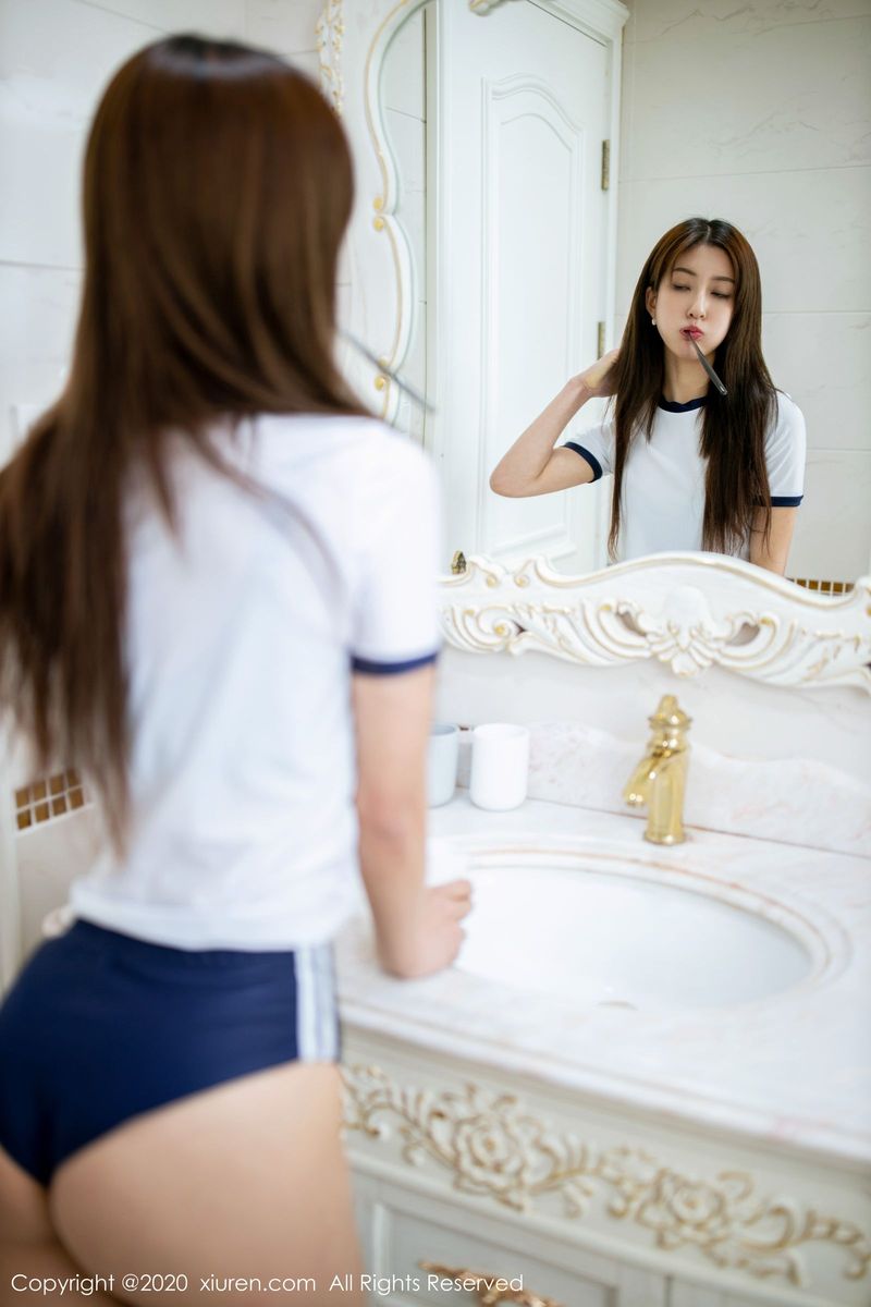 秀人网性感女神林文文yooki浴室体操服湿身诱惑系列娇嫩写真