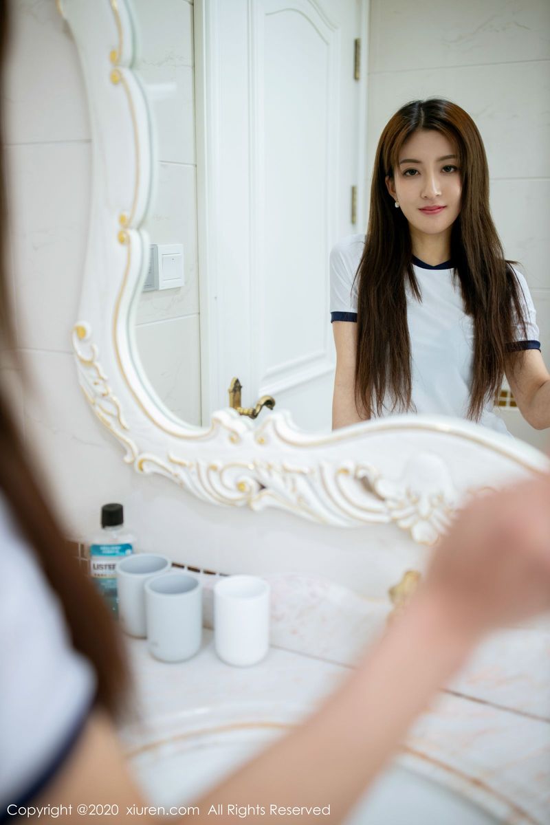 秀人网性感女神林文文yooki浴室体操服湿身诱惑系列娇嫩写真