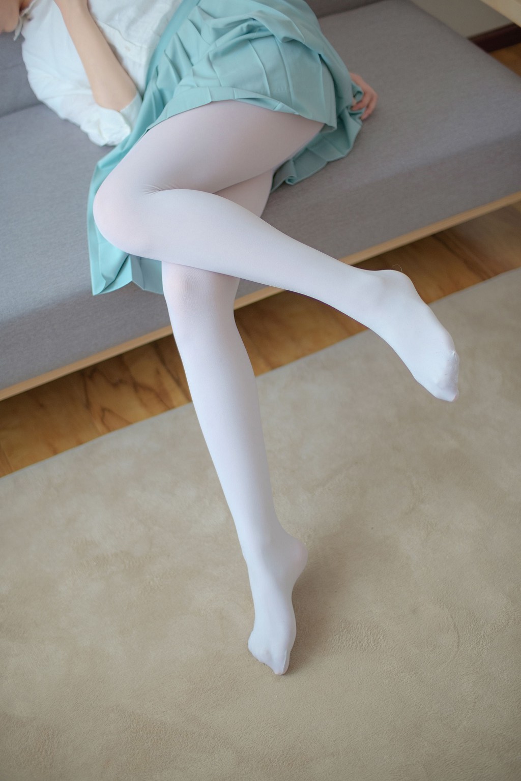 《水嫩白丝》 [森萝财团] R15-003 写真集[94P]